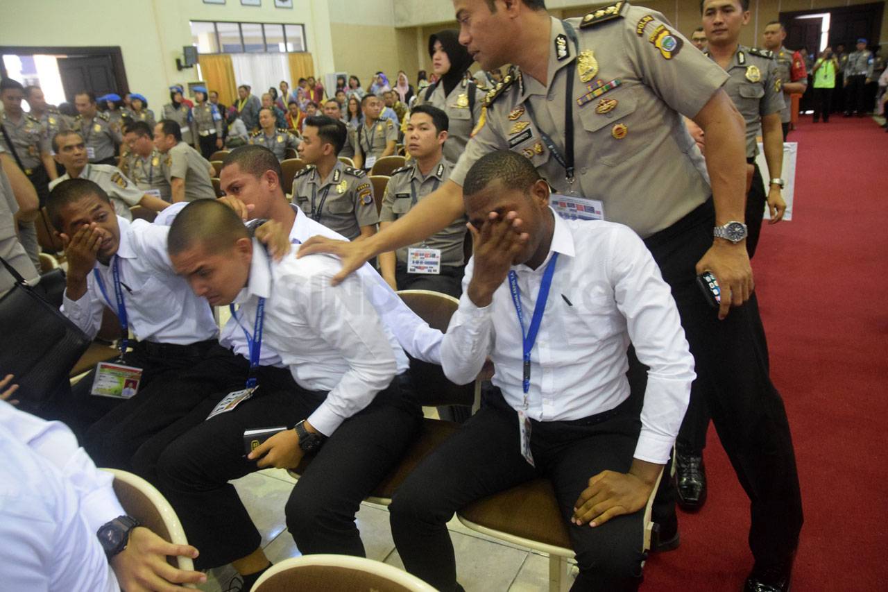 Tangis Haru Warnai Sidang...