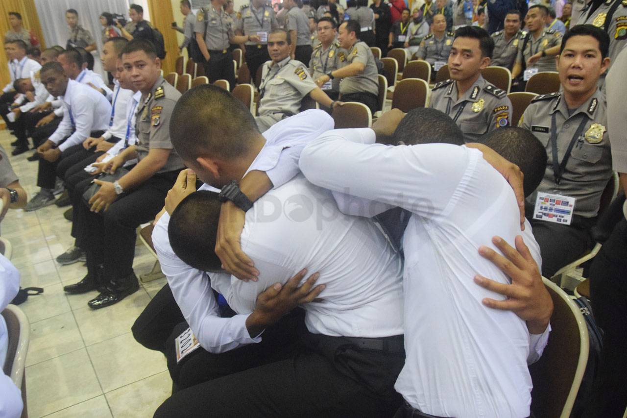 Tangis Haru Warnai Sidang...