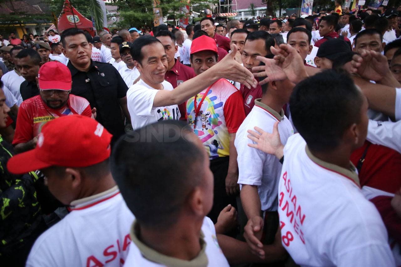Presiden Jokowi Ikuti...