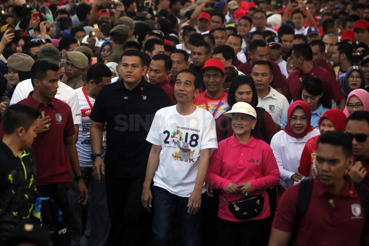 Presiden Jokowi Ikuti...