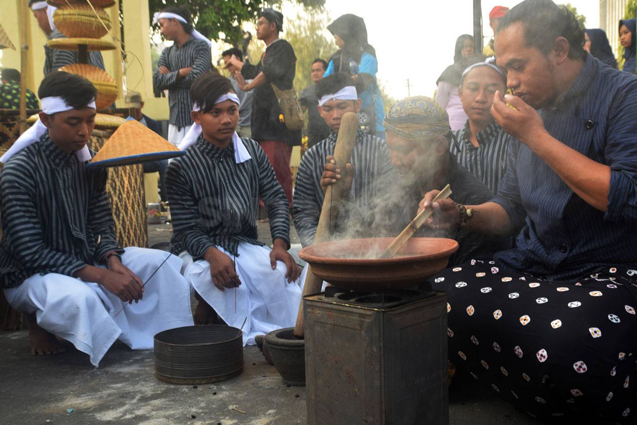 Warga Kandri Gelar Teatrikal...