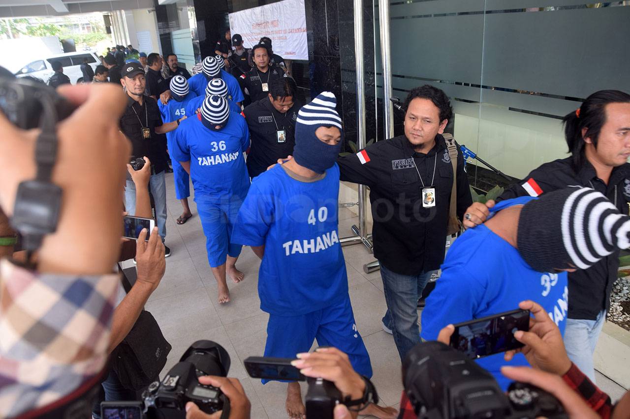 Polda Jateng Tangkap...