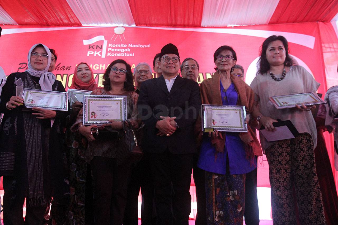 PKB Berikan Penghargaan...