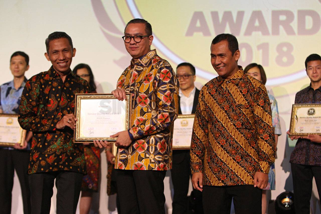 WOM Finance Raih Penghargaan...