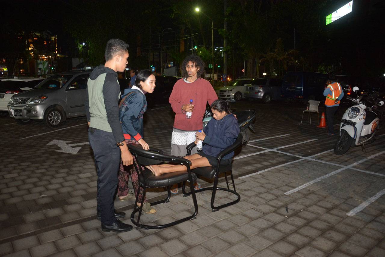 Gempa 7.0 SR Guncang...