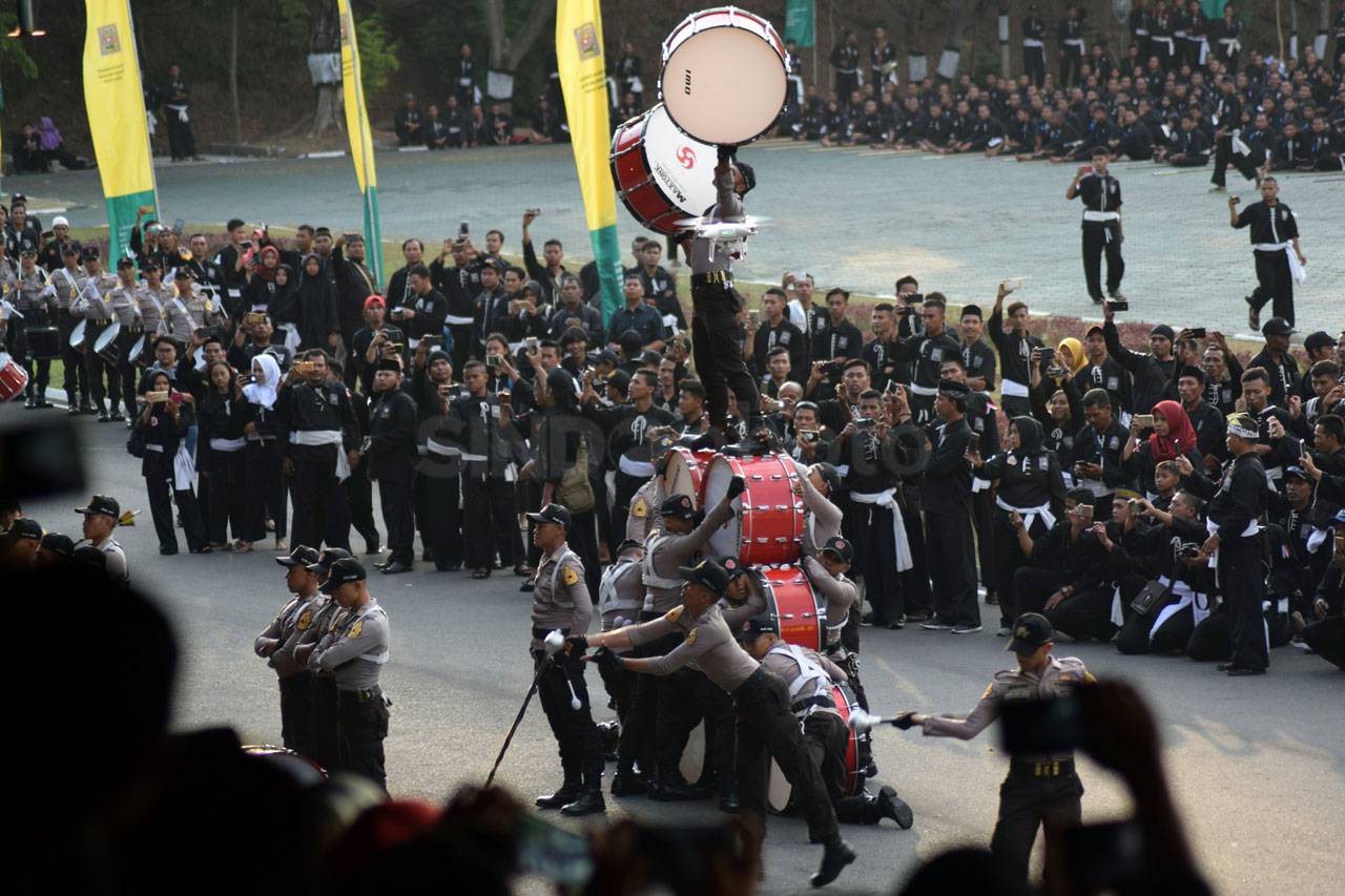 Ribuan Pesilat Unjuk...