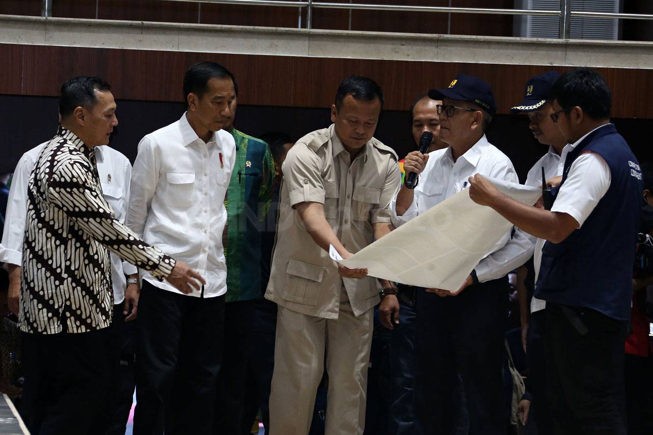 Presiden Jokowi Tinjau...