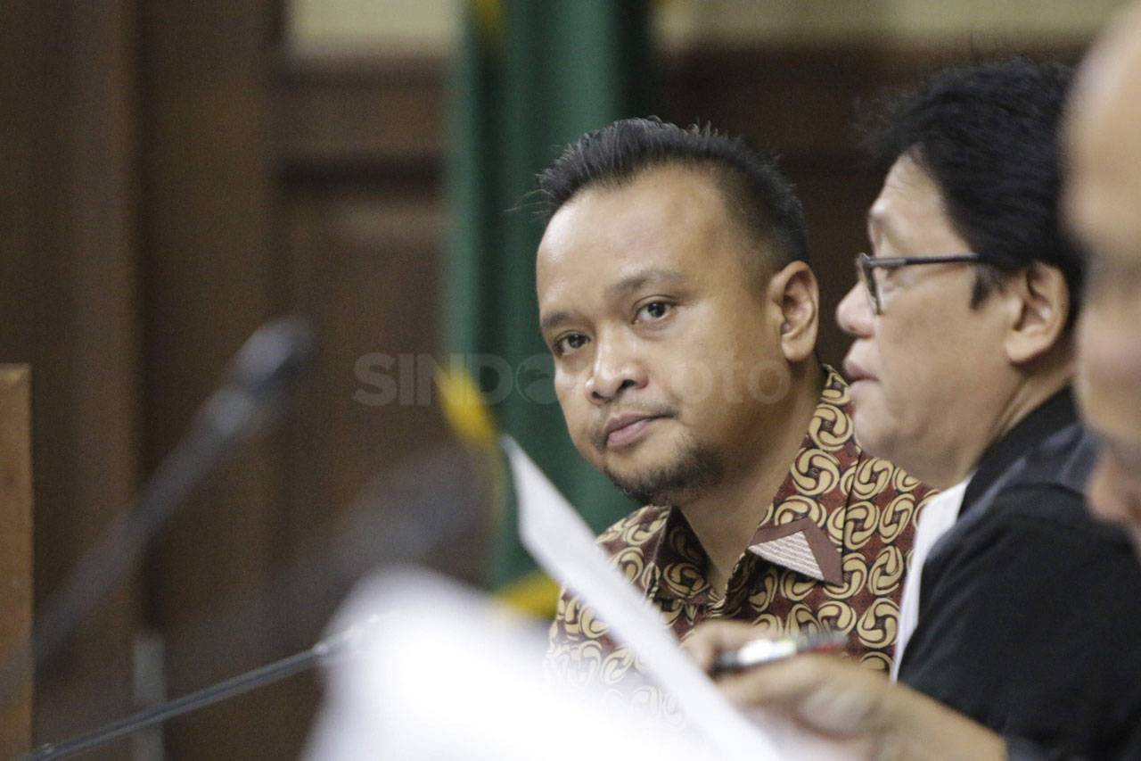 Mantan Ketua Komisi...