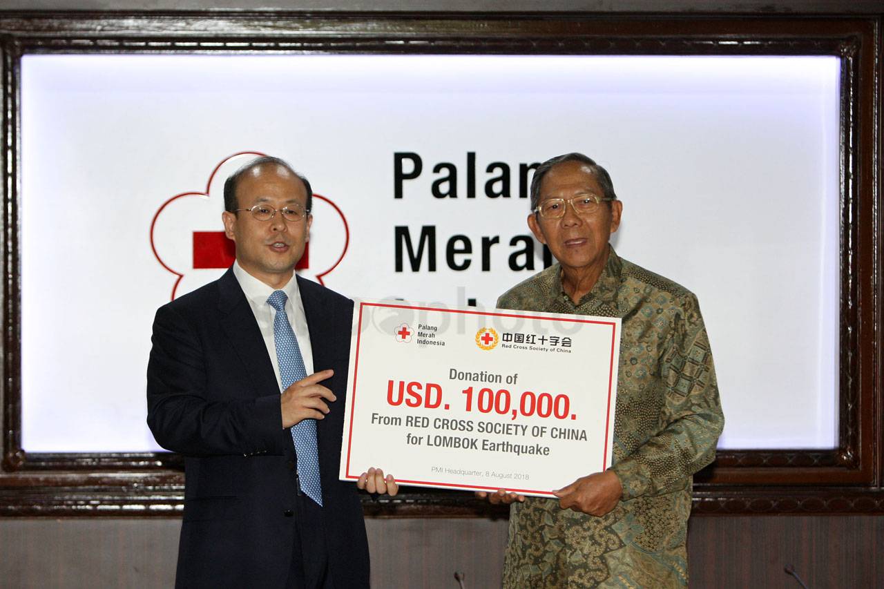 PMI Terima Donasi dari...