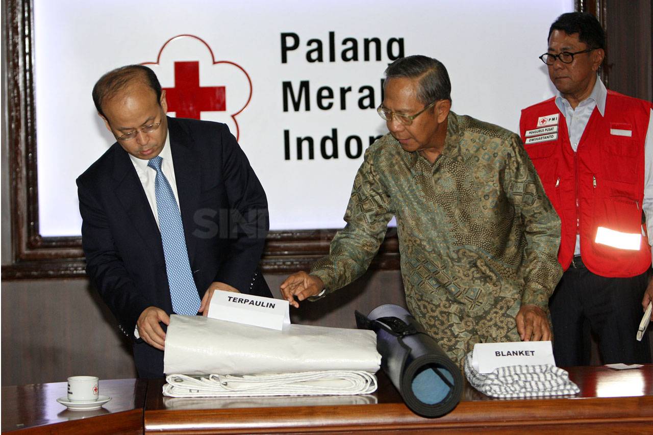 PMI Terima Donasi dari...
