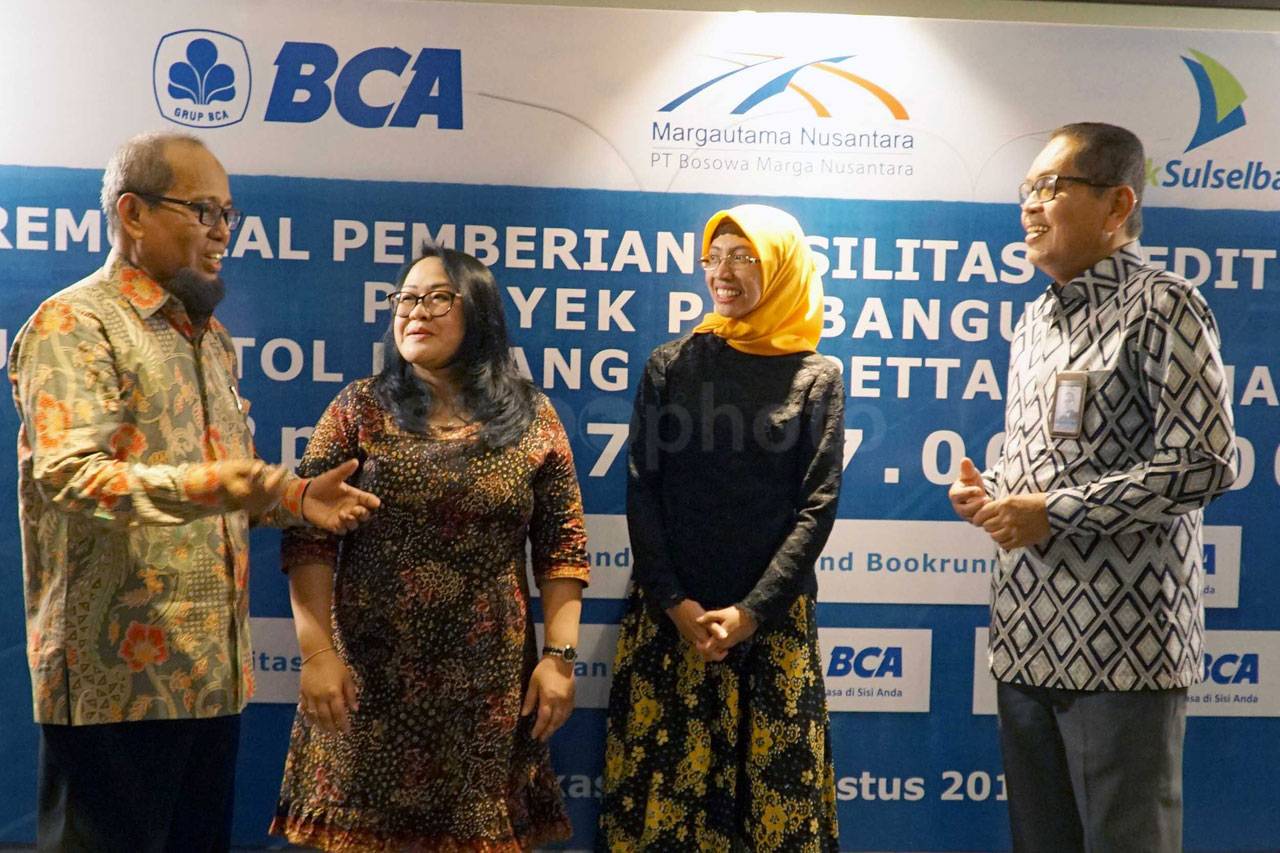 BCA Kucurkan Kredit...