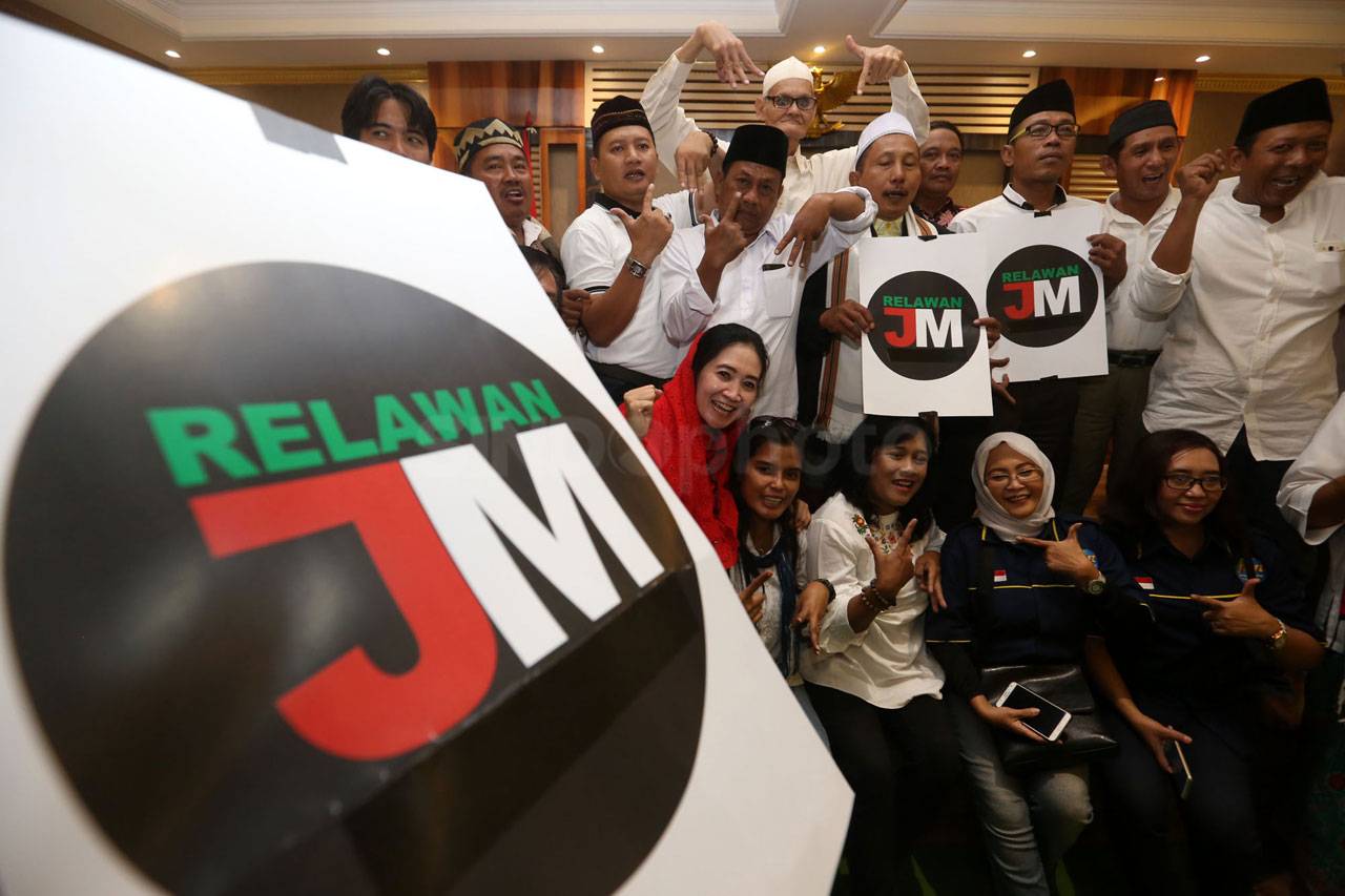 Relawan Jokowi-Maruf...