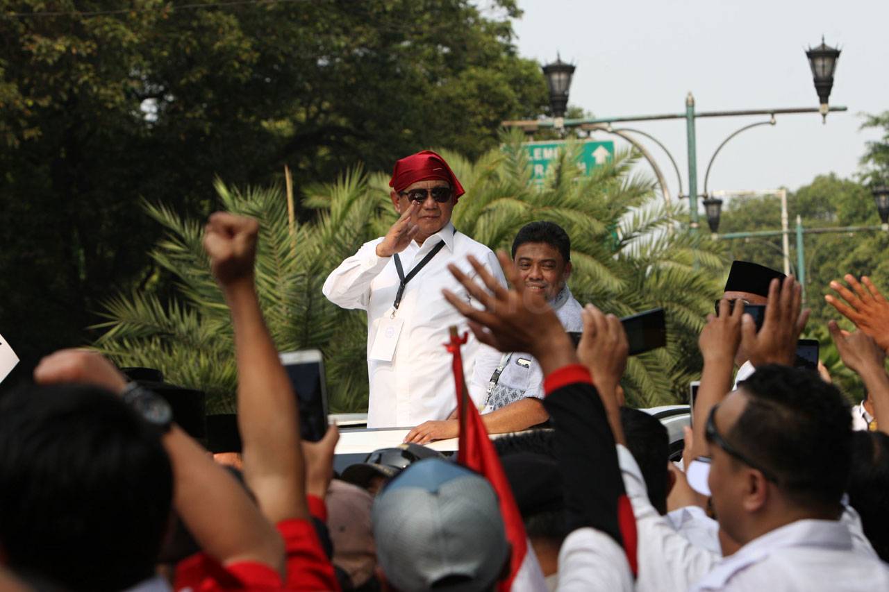 Prabowo-Sandi Daftar...