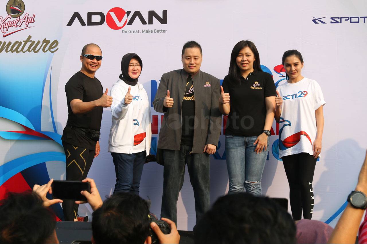 Sederet Hiburan Meriahkan...