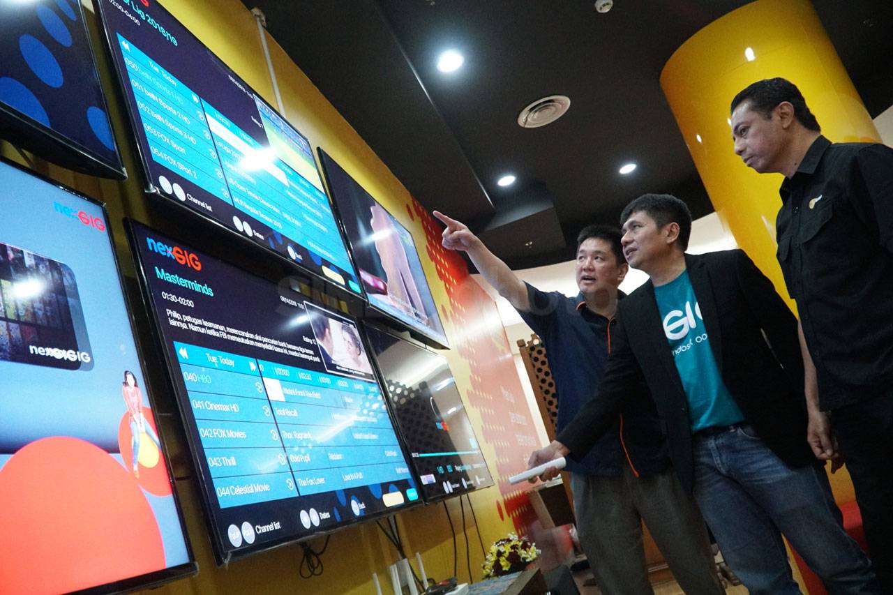 Indosat IM2 Luncurkan...