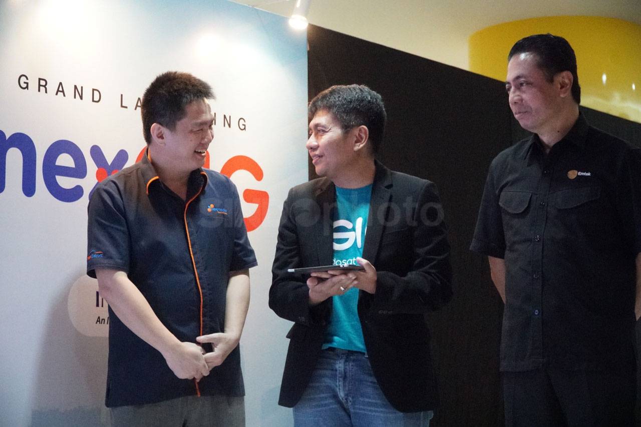 Indosat IM2 Luncurkan...