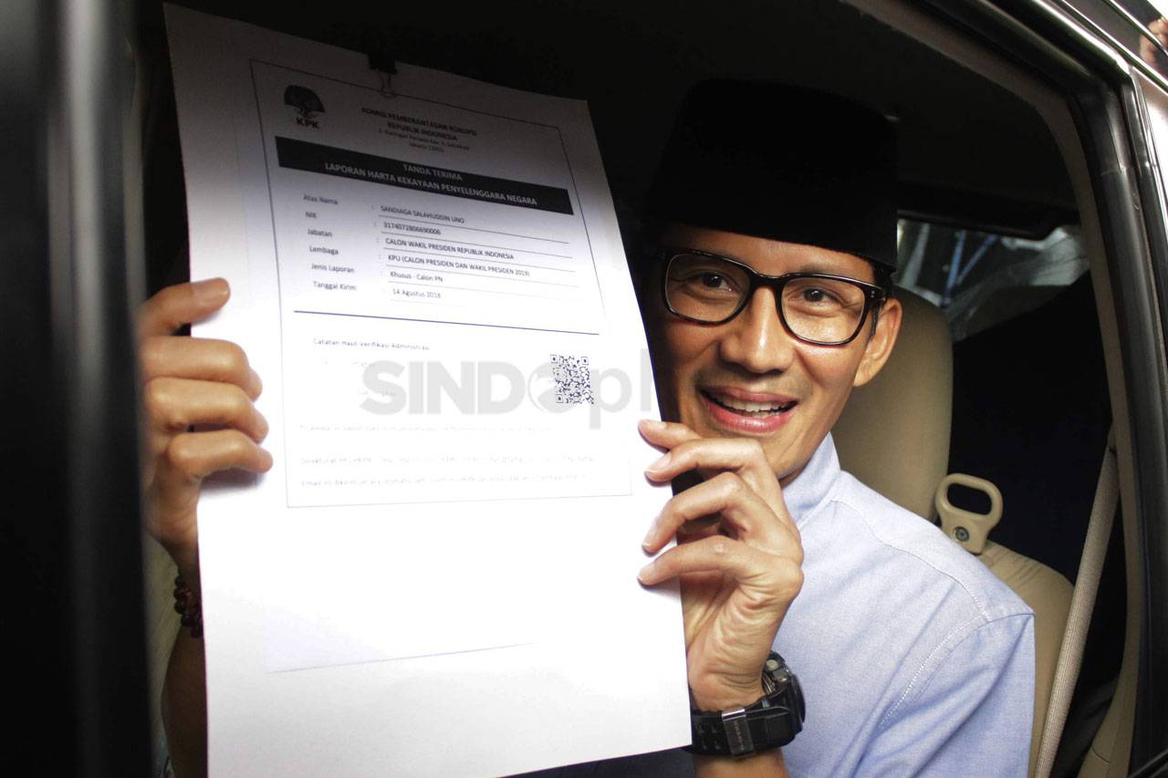 Sandiaga Uno Serahkan...