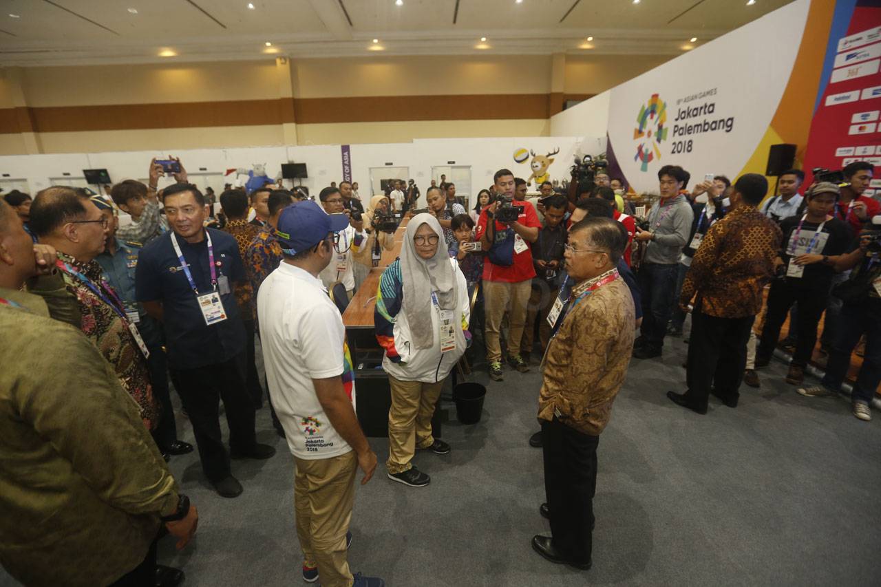 Wapres Jusuf Kalla Tinjau...
