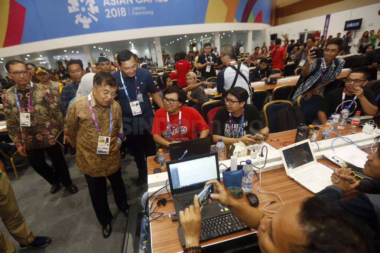 Wapres Jusuf Kalla Tinjau...