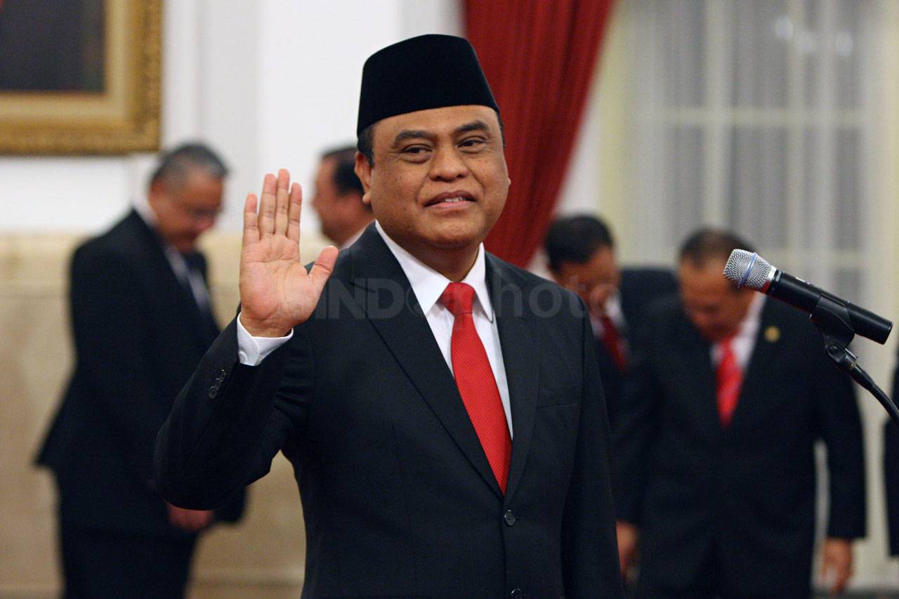 Presiden Jokowi Lantik...
