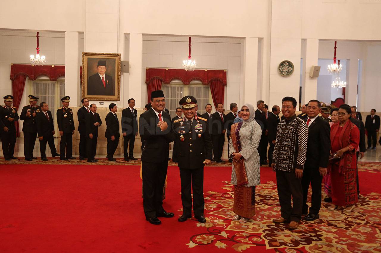 Presiden Jokowi Lantik...