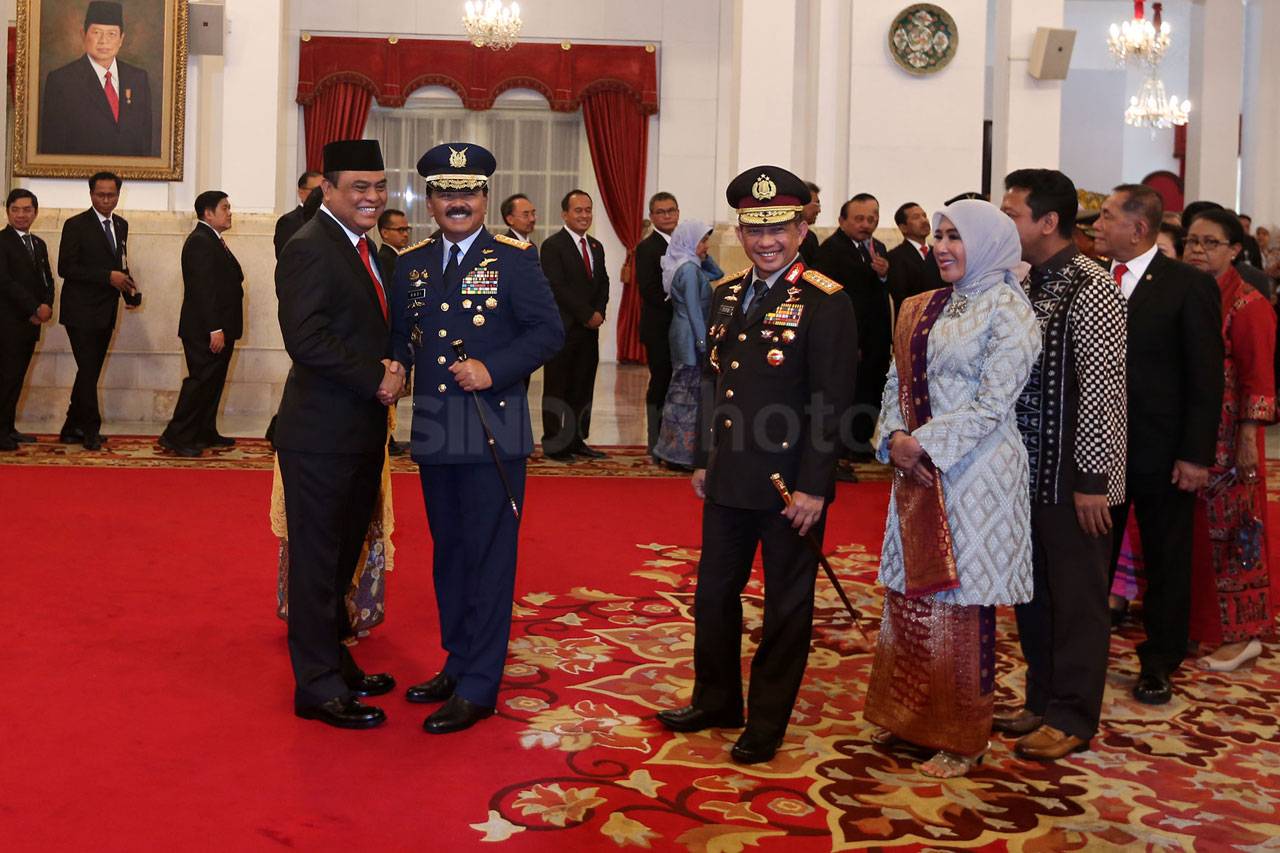 Presiden Jokowi Lantik...