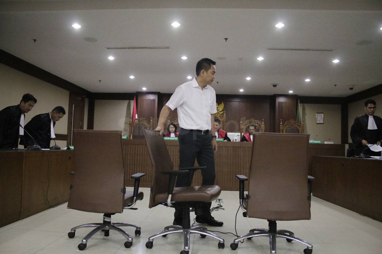 Anggota DPR Fayakhun...