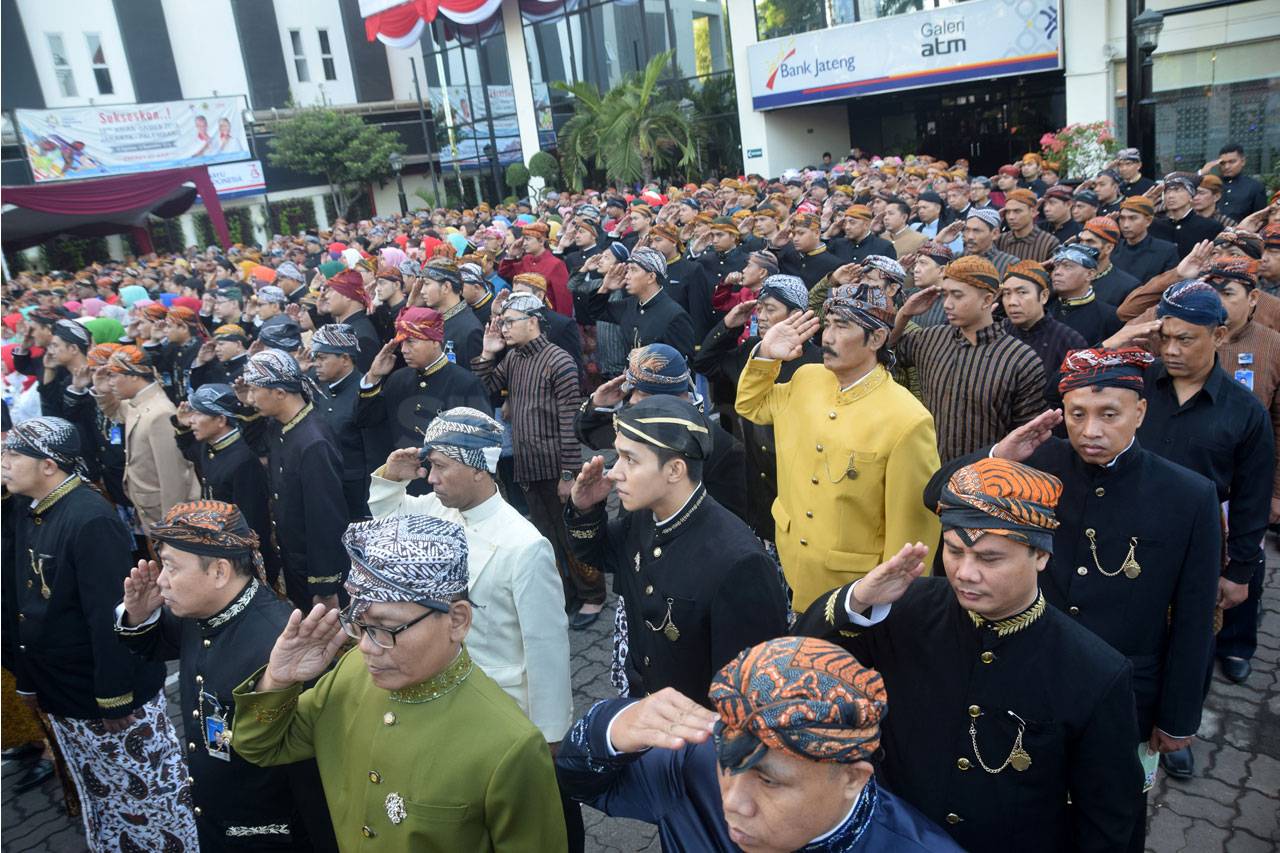 Kain Merah Putih di...