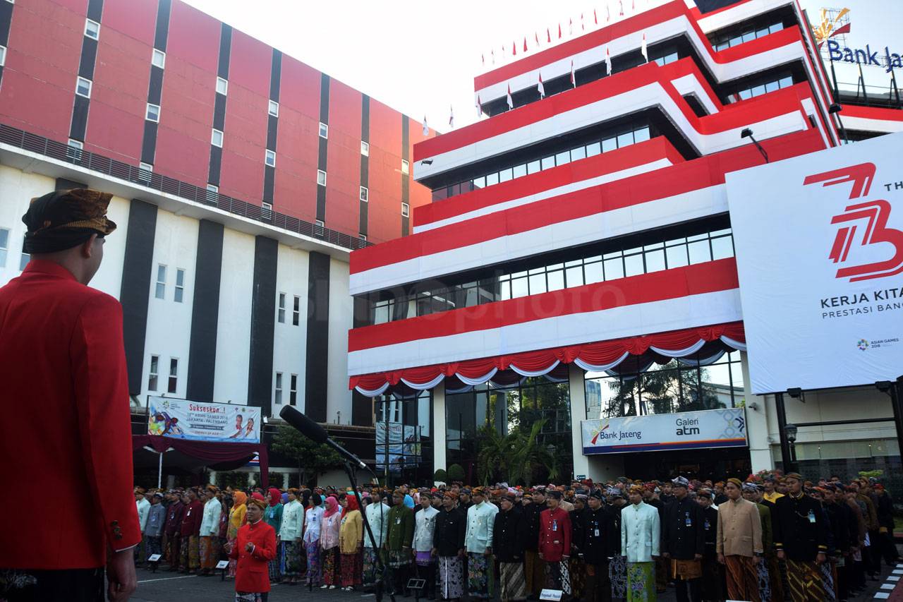 Kain Merah Putih di...