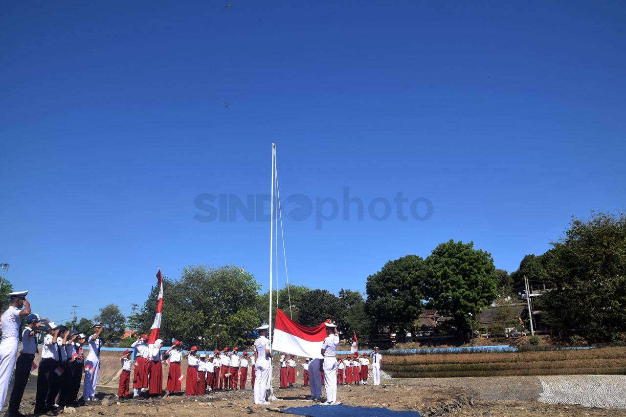 Upacara 17 Agustus di...