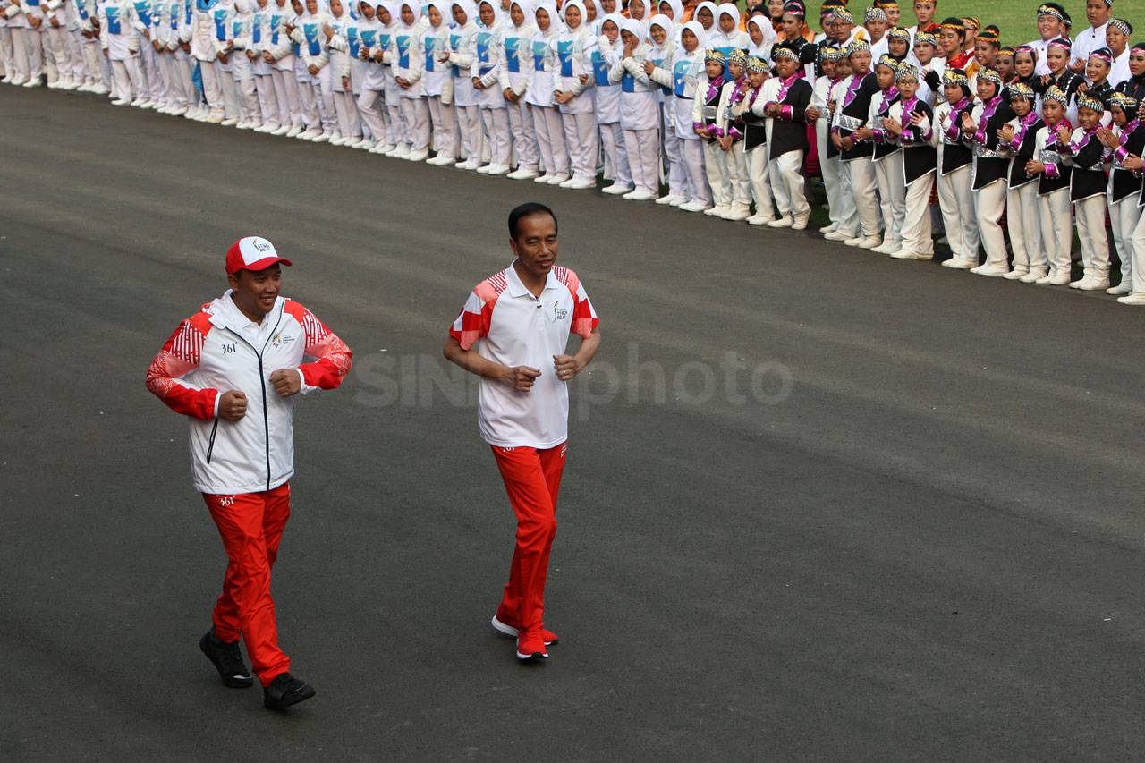 Presiden Jokowi Terima...