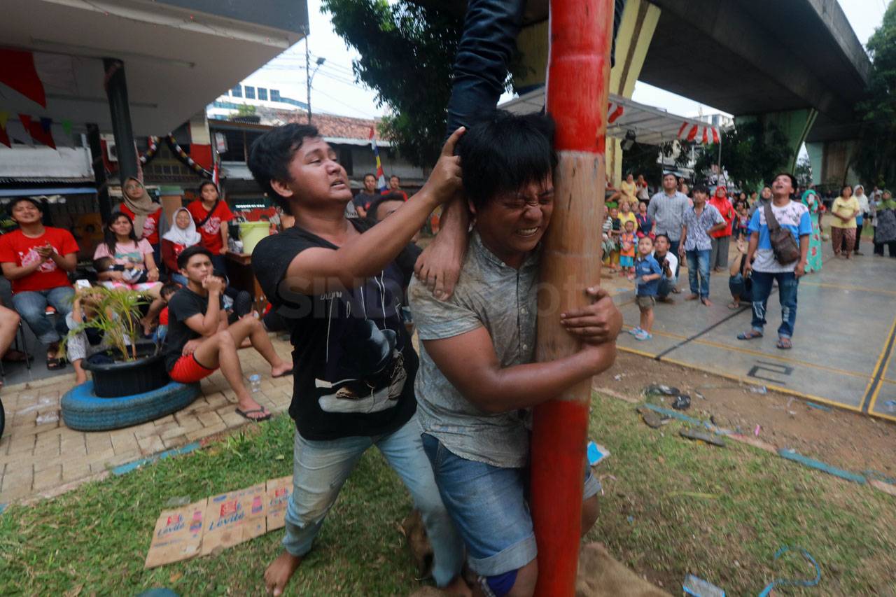 Rayakan HUT RI, Warga...