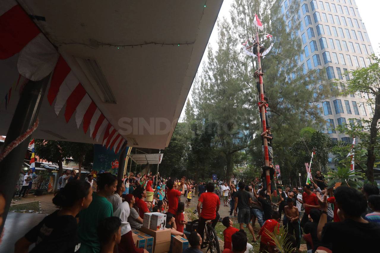 Rayakan HUT RI, Warga...