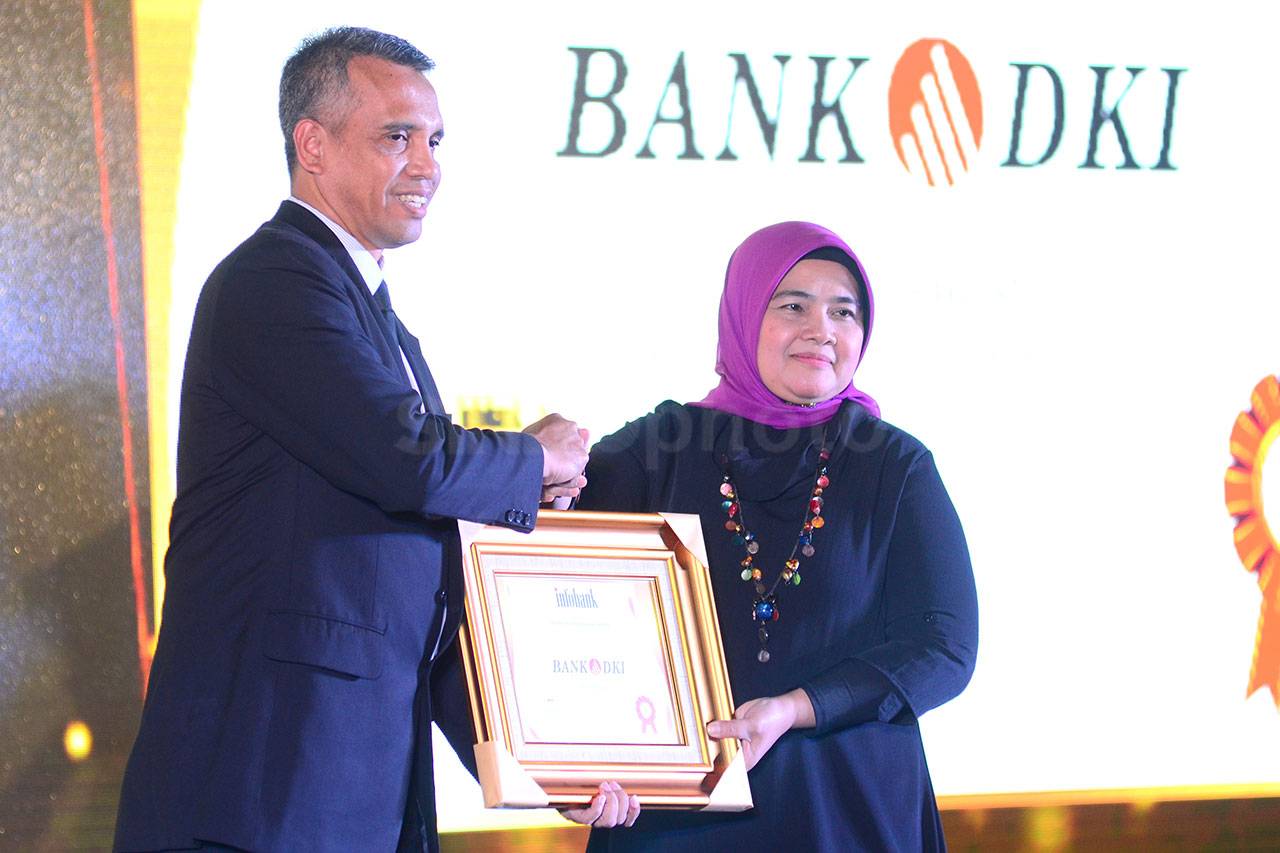 Bank DKI Raih Penghargaan...