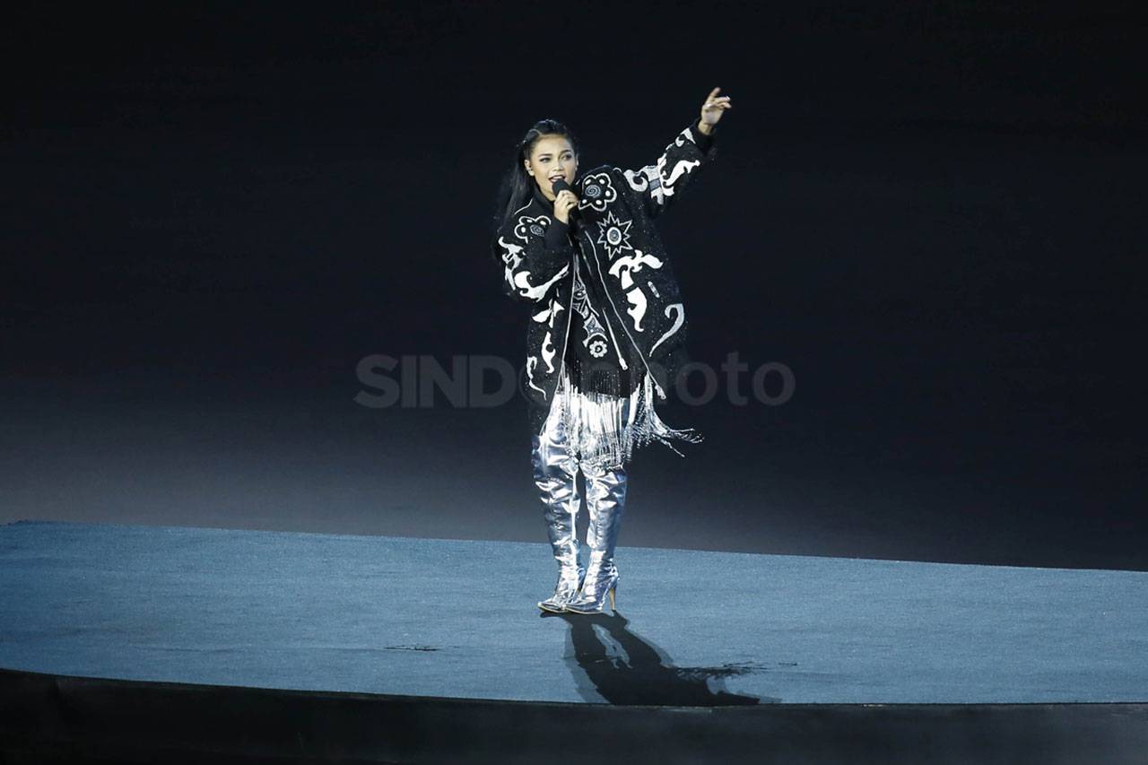 Opening Ceremony Asian...