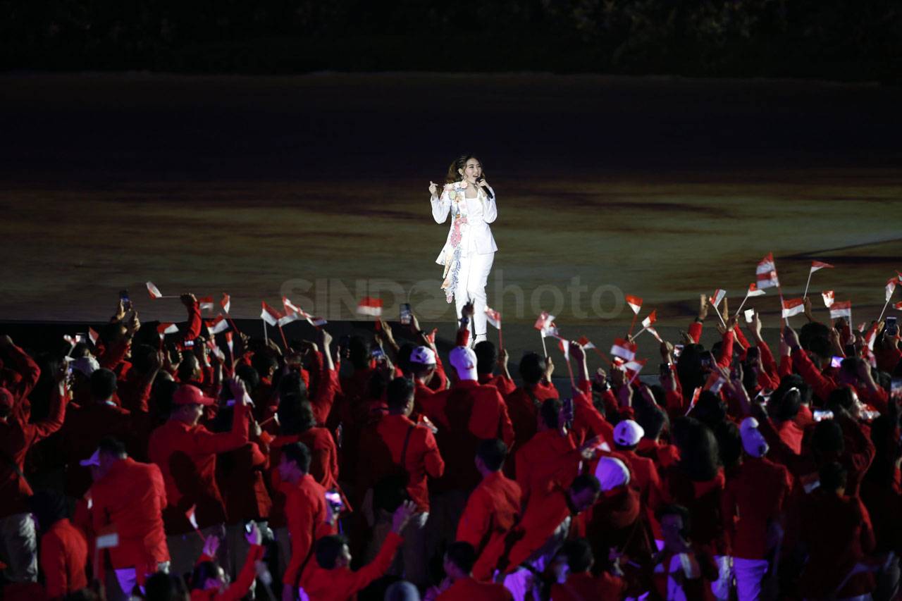 Opening Ceremony Asian...