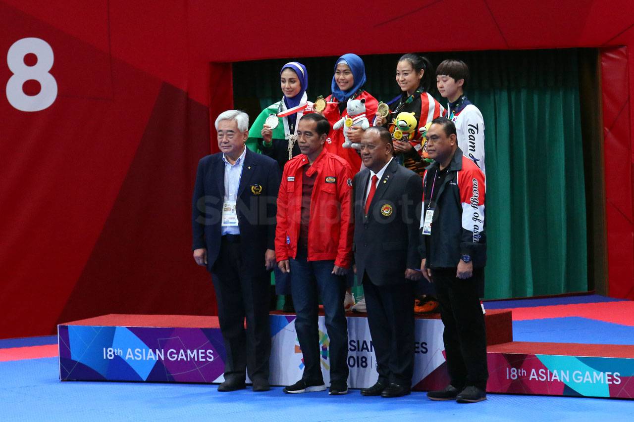 Taekwondoin Defia Rosmaniar...