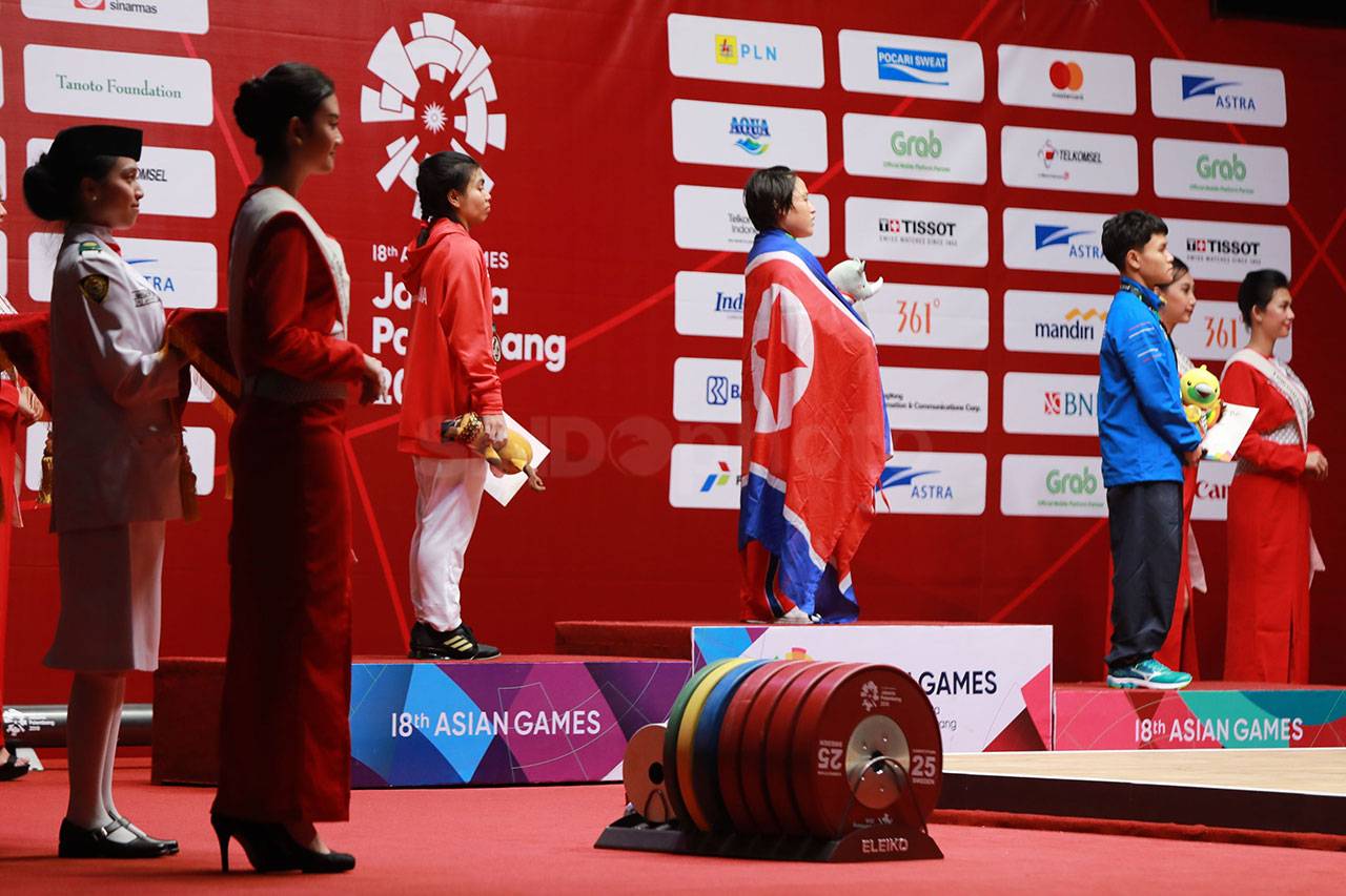 Lifter Sri Wahyuni Sumbangkan...