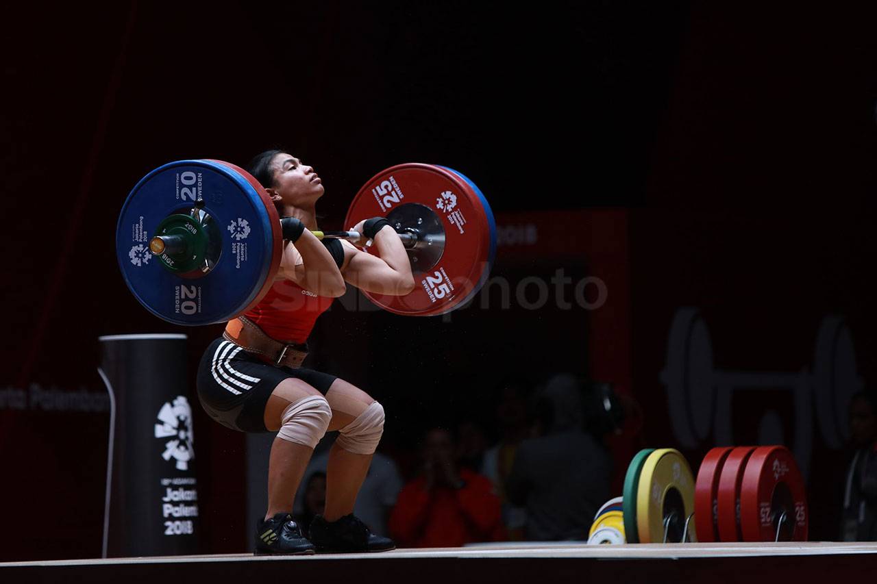 Lifter Sri Wahyuni Sumbangkan...