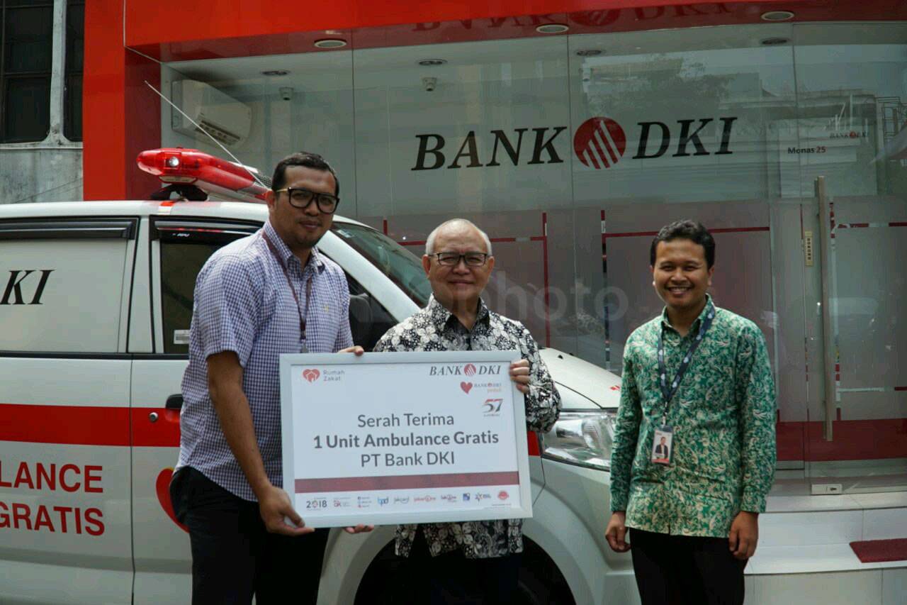 Bank DKI Serahkan Ambulans...