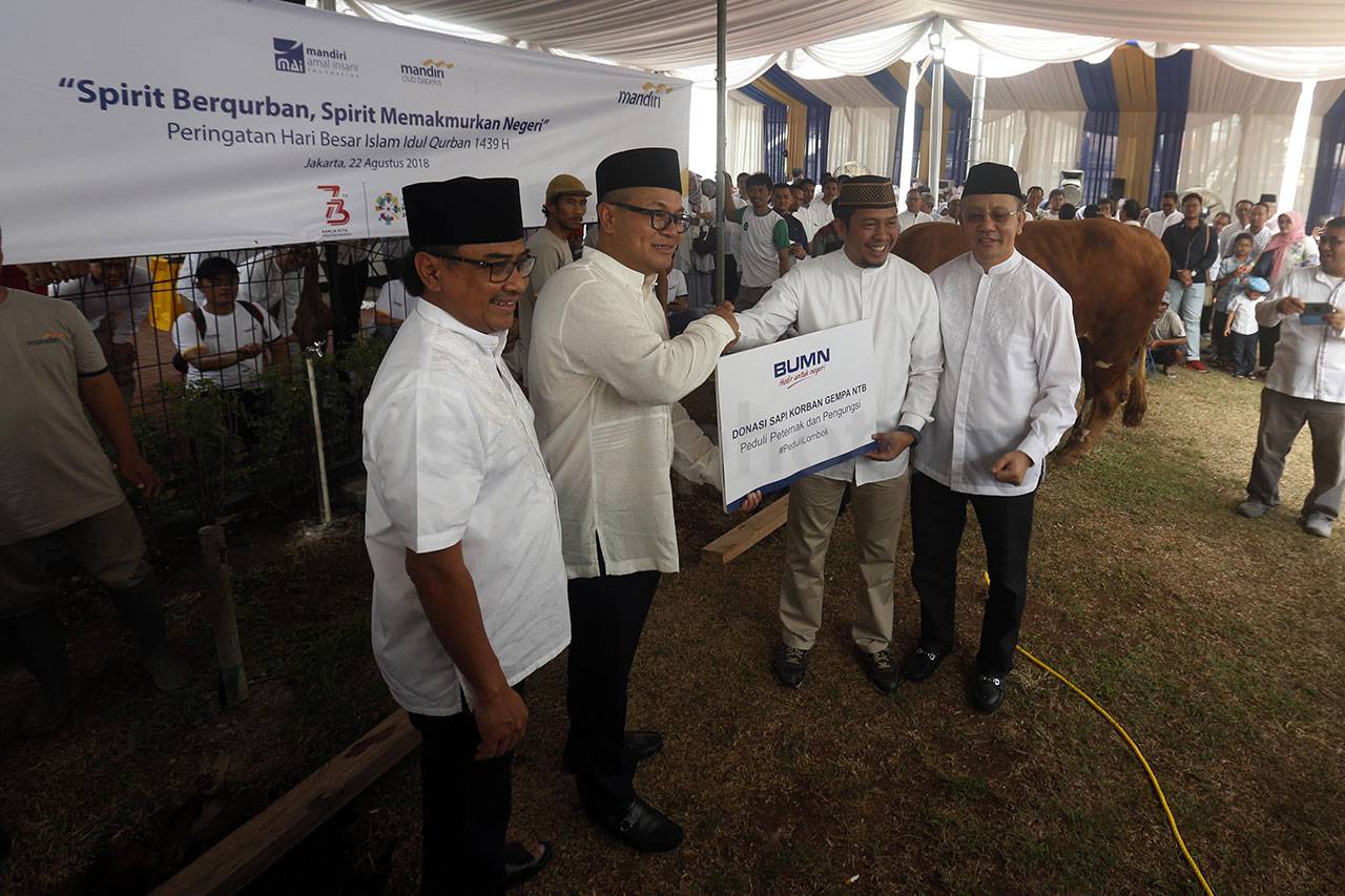 Bank Mandiri Salurkan...
