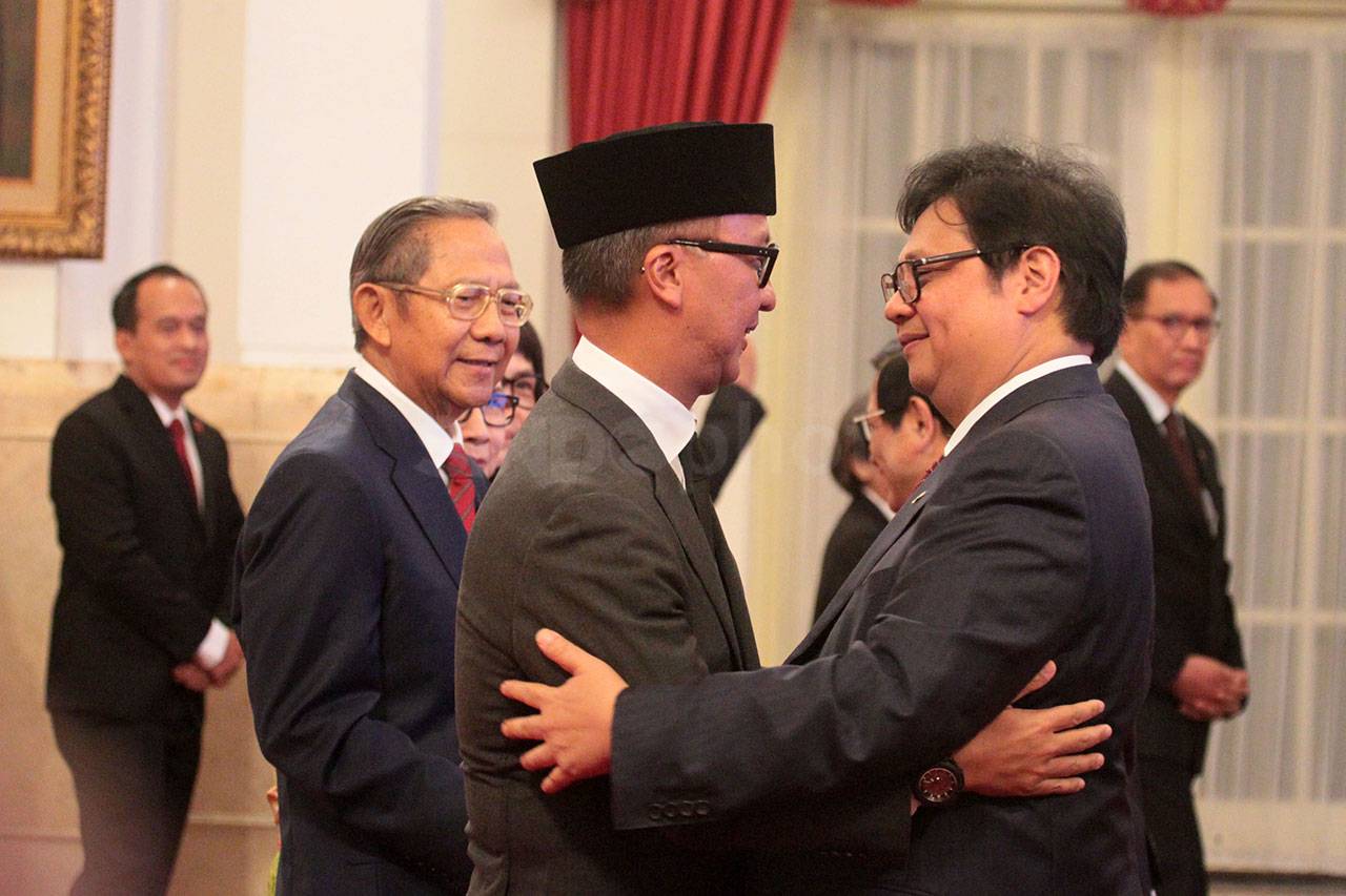 Presiden Jokowi Lantik...
