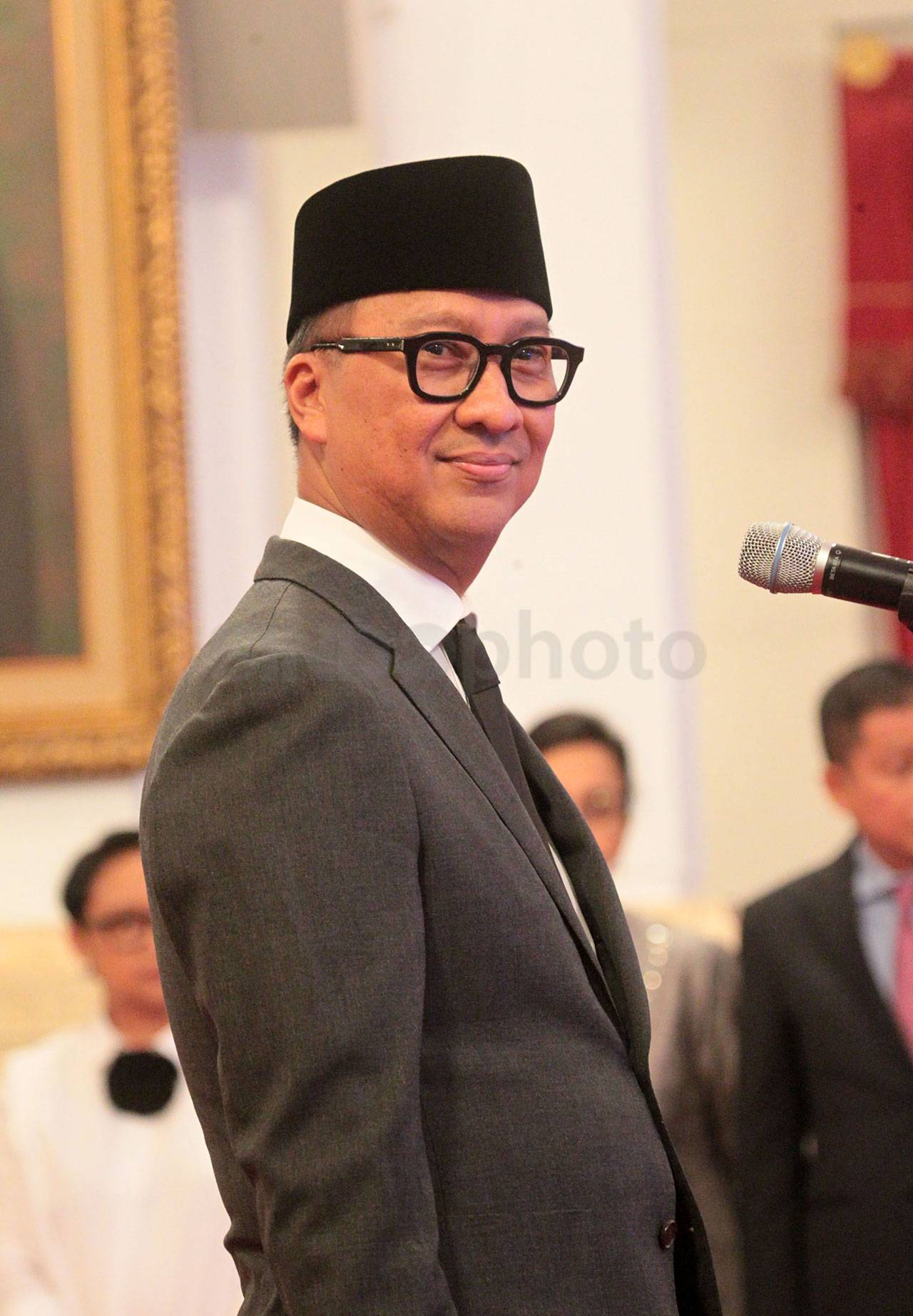 Presiden Jokowi Lantik...