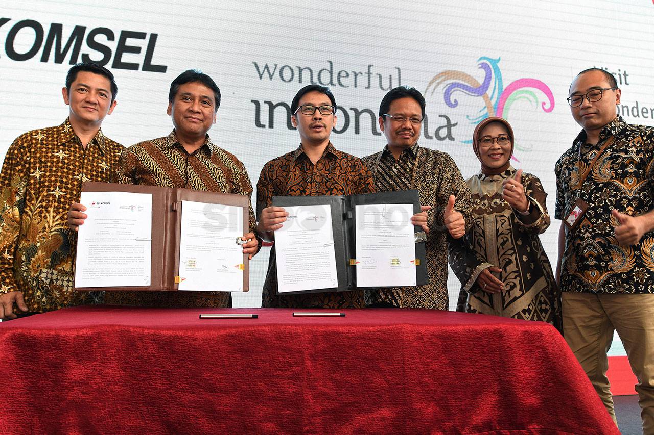 Telkomsel Dukung Program...