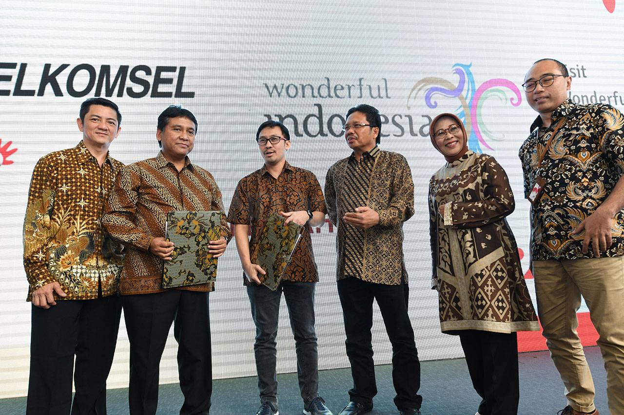 Telkomsel Dukung Program...