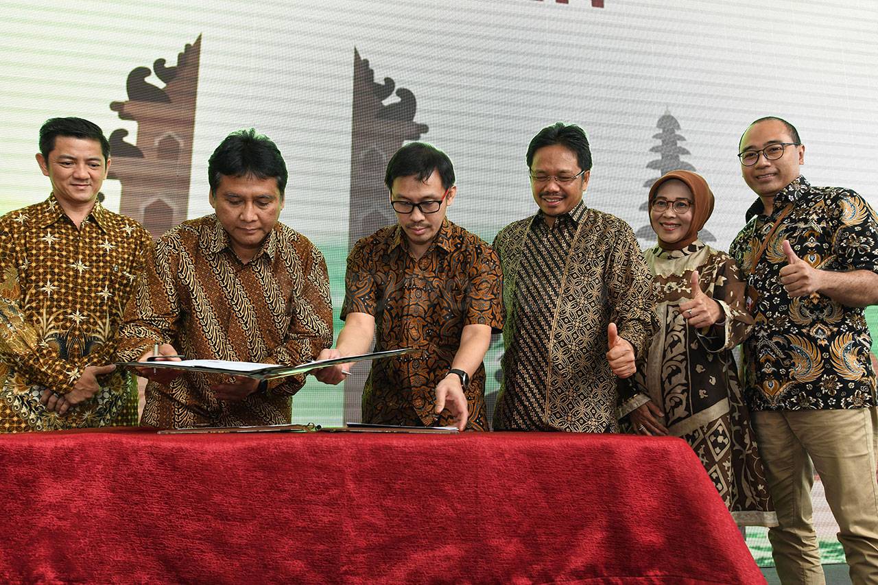 Telkomsel Dukung Program...