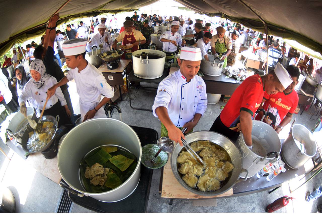 Rekor Menggoreng dan...