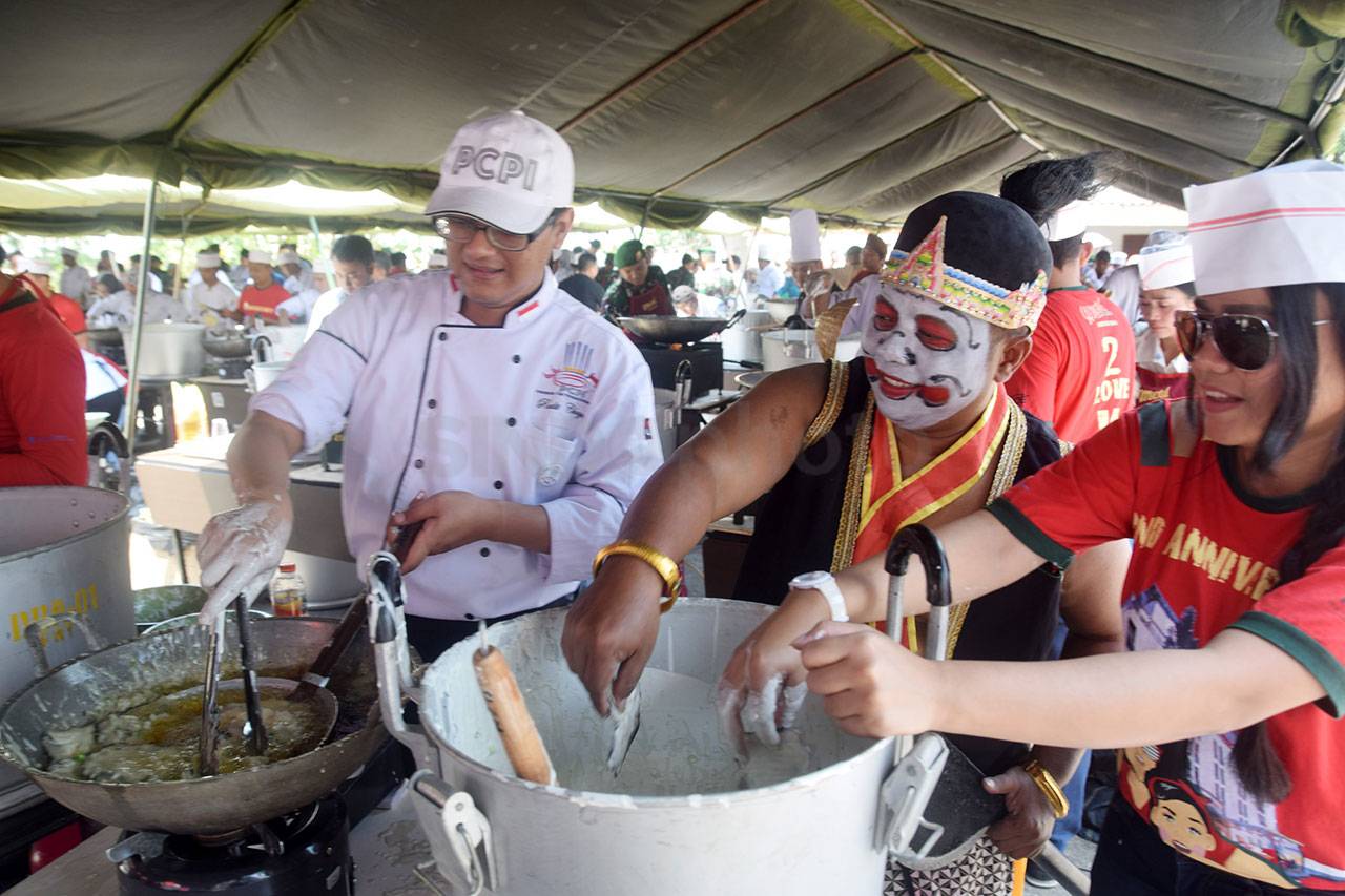 Rekor Menggoreng dan...