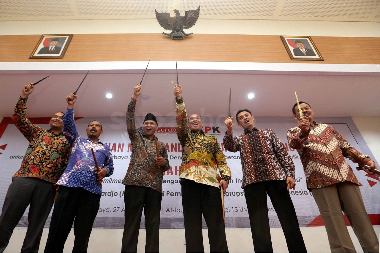 Lawan Korupsi, Ketua...