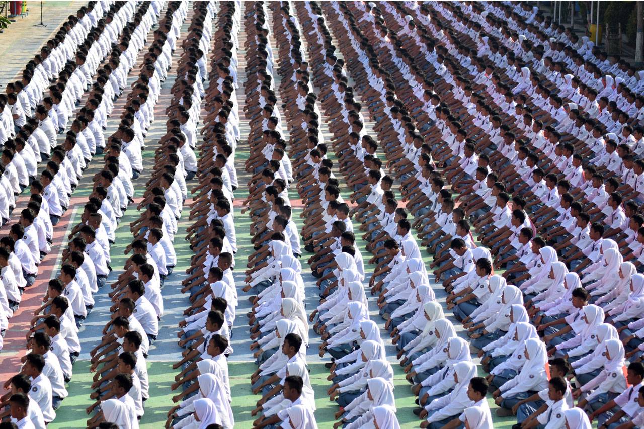 1.634 Siswa SMK Bina...